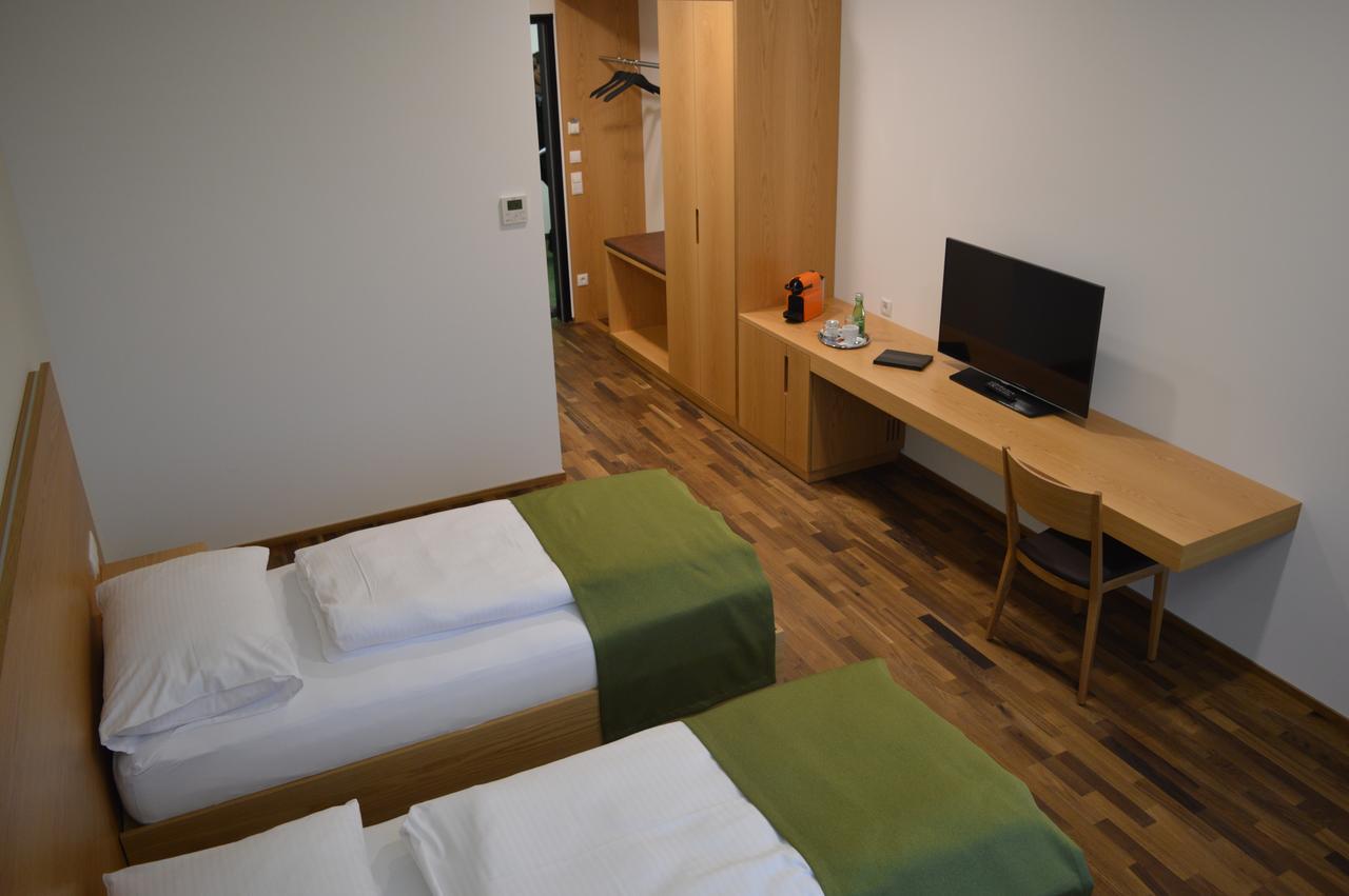 Business Motel פלדקירש מראה חיצוני תמונה